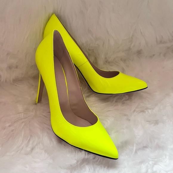 New! Extremely Rare MARCELL Von BERLIN Parent Leather Pumps in Neon Yellow - Picture 9 of 13